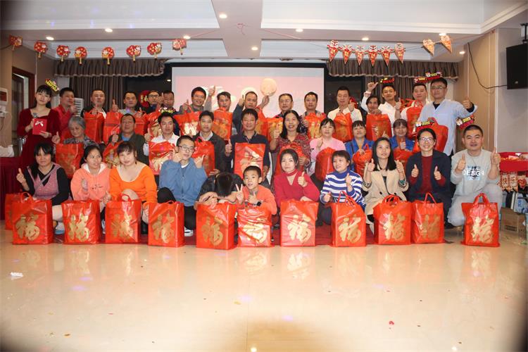 合影.jpg 合影.jpg