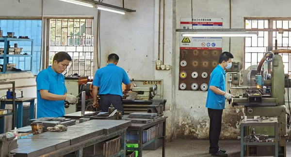 “平、直、順”重塑長合頁連接標(biāo)準(zhǔn)，賦能精密設(shè)備高效開合|廣有五金&東莞合頁