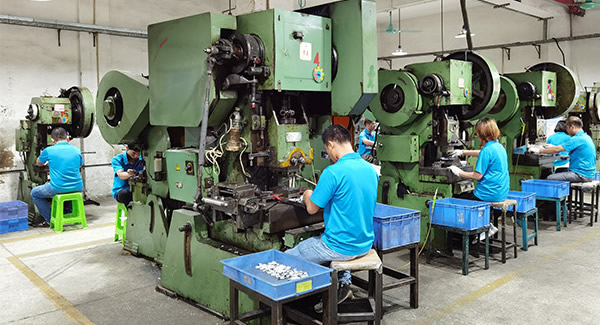 25年只琢磨一件事——讓“開合”這件事，順到?jīng)]存在感|廣有五金&東莞合頁