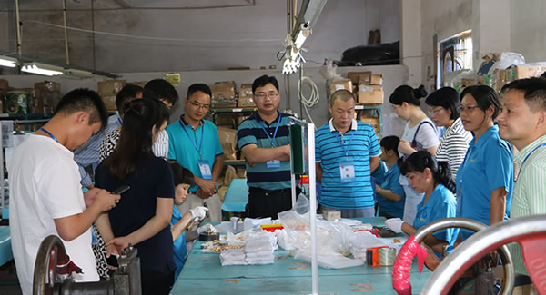 雙節(jié)致信 | 以“月光為禮，國慶作伴”致敬新老客戶的溫暖|廣有五金&東莞合頁?